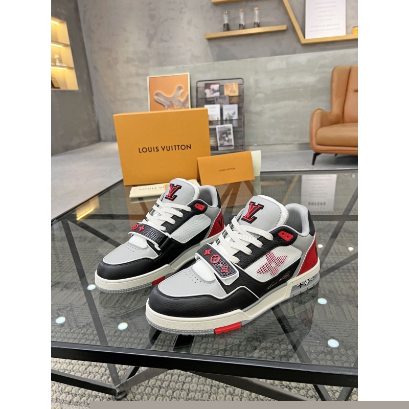 l**is V*t*n sneakers